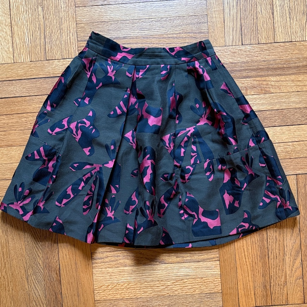 Women's Black & Magenta Patterned Pleated Banana Republic mini skirt